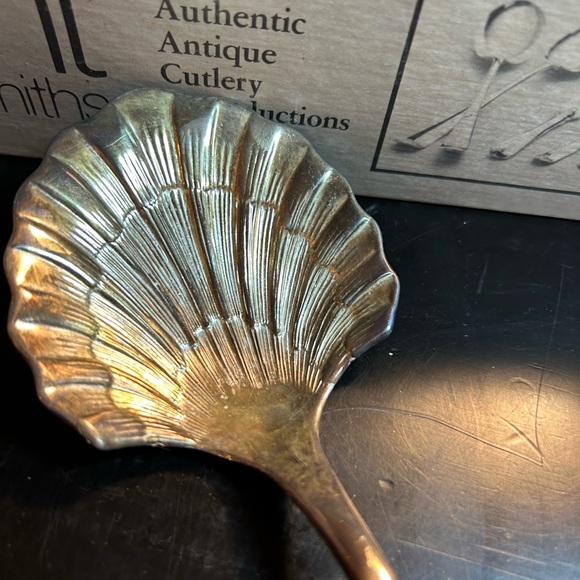 Kent silversmiths silver plate shell serving spoon made in Italy, thanksgiving - Picture 2 of 5